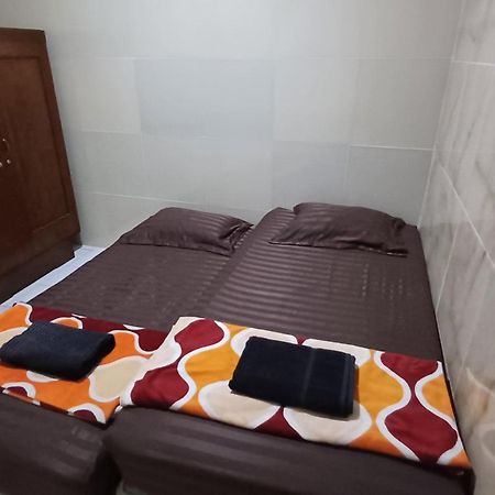 Kost Carmelia Syariah Baranangsiang Bogor Hotel Exterior photo