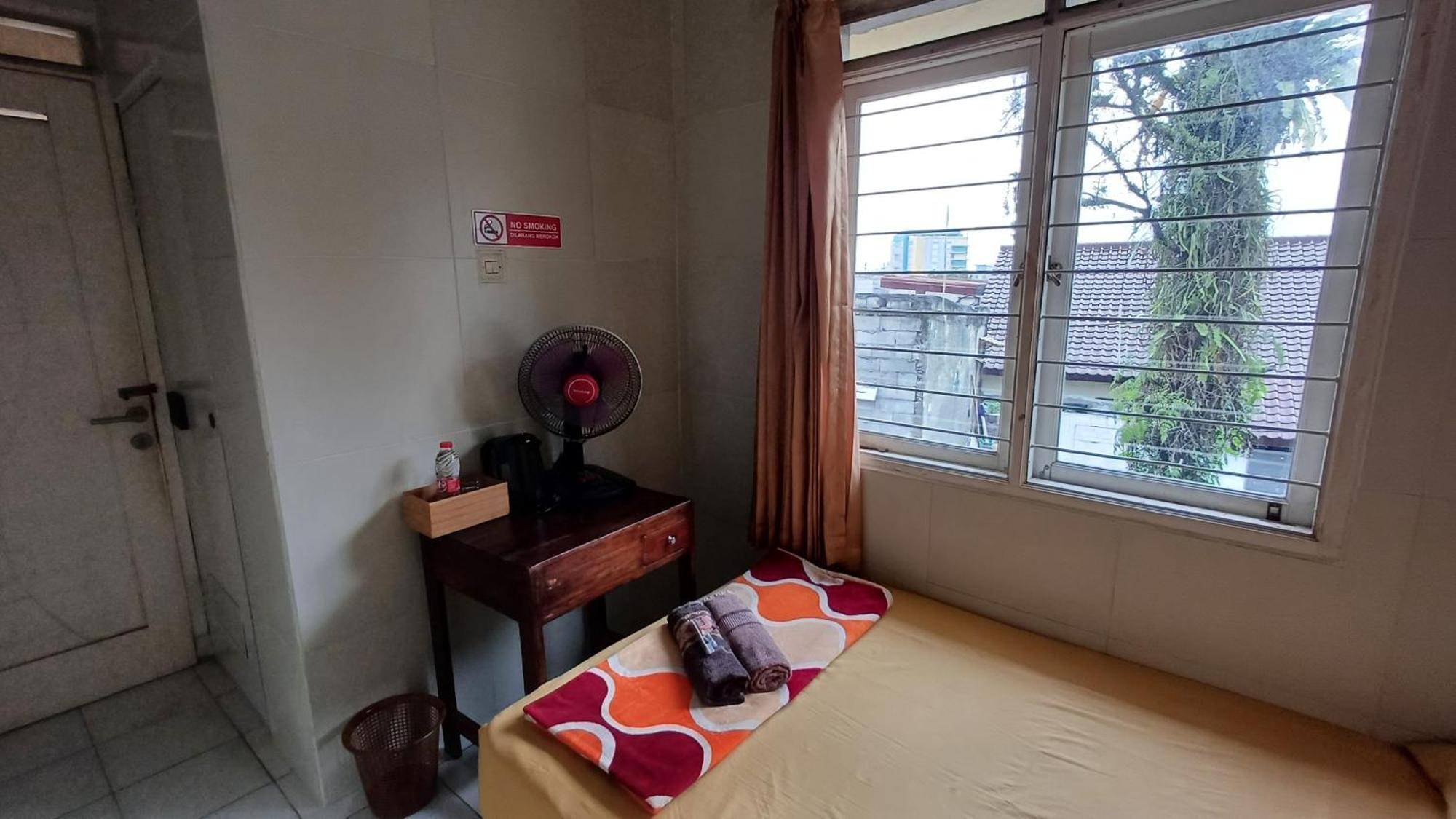 Kost Carmelia Syariah Baranangsiang Bogor Hotel Exterior photo